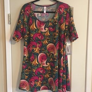 Lularoe Perfect T - 2XL, fits like XL
